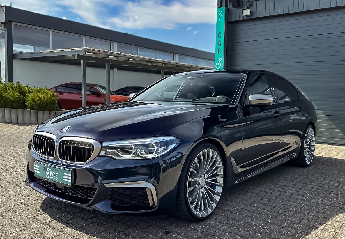 BMW M550  xDrive NAVI RFK HEAD UP HARMAN KARDON SHZ